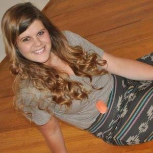 Meet your Posher, Elizabeth